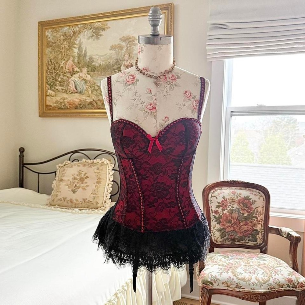 Y2K‎ red and black lace corset top Baci size medium